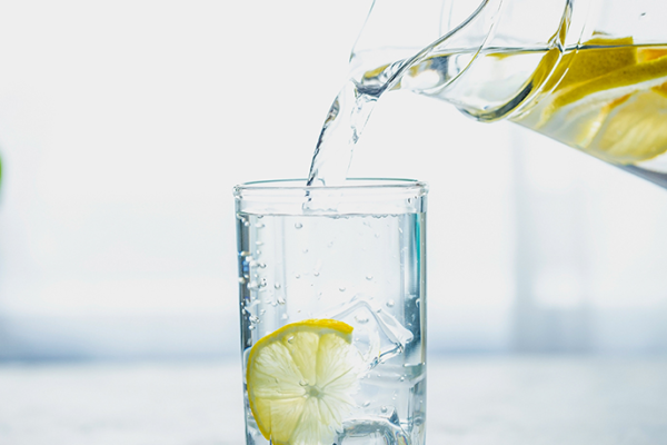 10 Benefits Of Drinking LEMON WATER On An Empty Stomach 10 Benefits Of Drinking LEMON WATER On An Empty Stomach