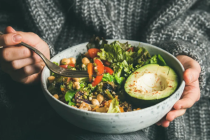 HOW TO EAT CLEAN WHILE TRAVELING